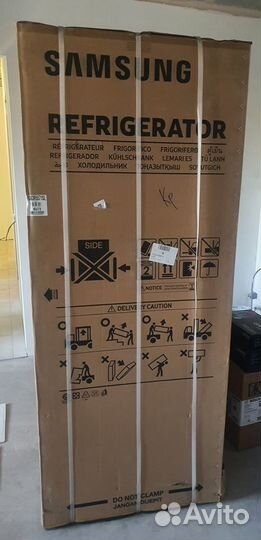 Холодильник Samsung RS63R5571F8(WT) Side by side