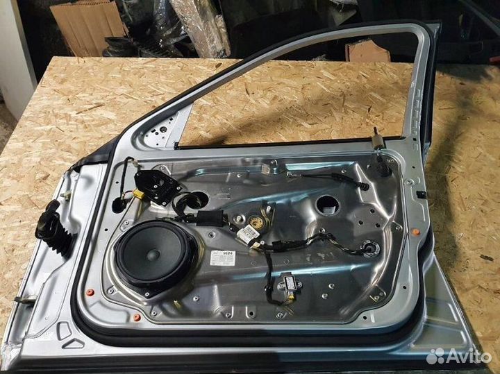 Дверь передняя правая Mercedes-Benz C-Class