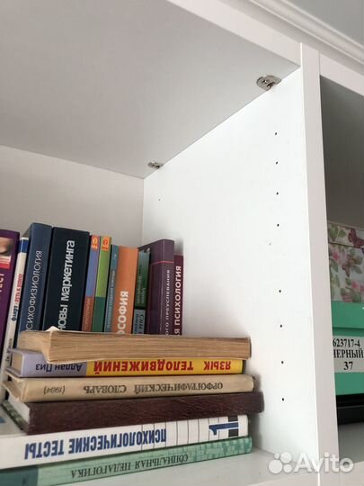 Стеллаж для комнаты подростка