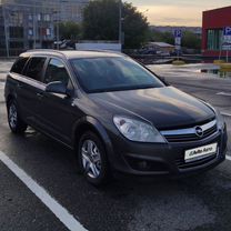 Opel Astra 1.8 AT, 2011, 212 000 км, с пробегом, цена 755 000 руб.