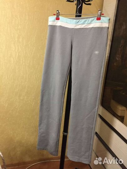 Спортивный костюм женский