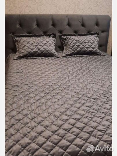 Покрывало с подушками новое. Размер 240*230, 50*70