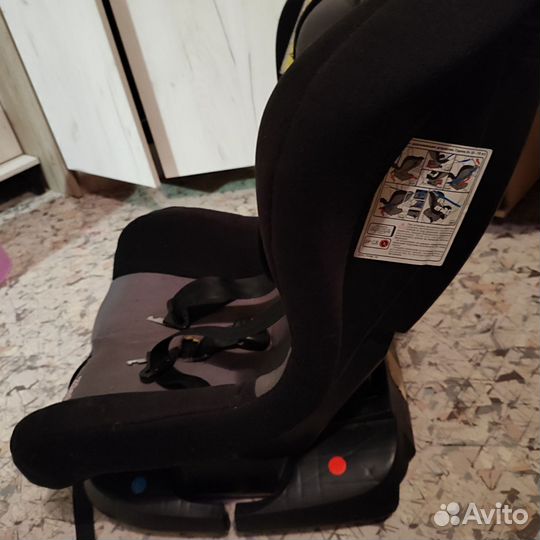 Автомобильное кресло