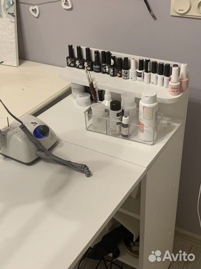 Маникюрный стол