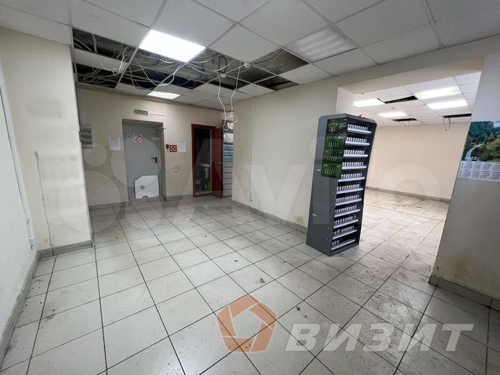 Торговая площадь 63 м² на оживленном перекрестке