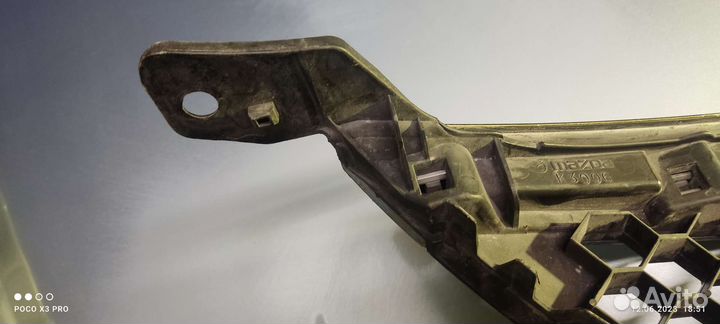 Решетка радиатора Мазда3 седан,2008 год,рестайл