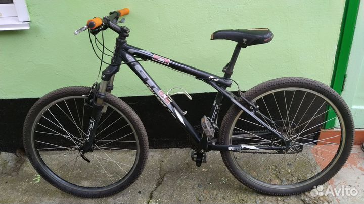 Спортивный велосипед GT