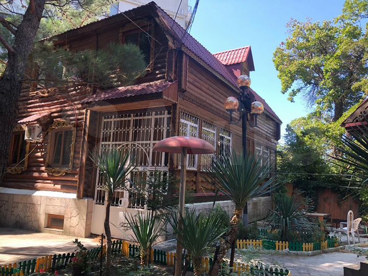 Дом 220 м² на участке 15 сот.