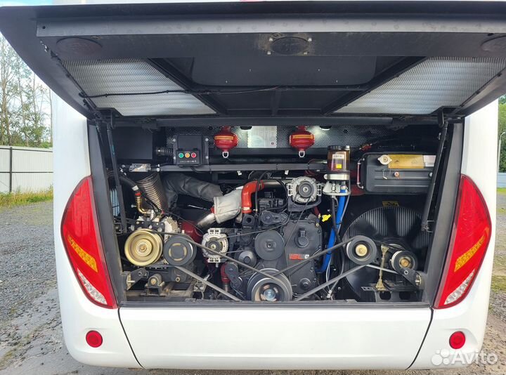 Туристический автобус Zhong Tong LCK6127H Compass, 2023