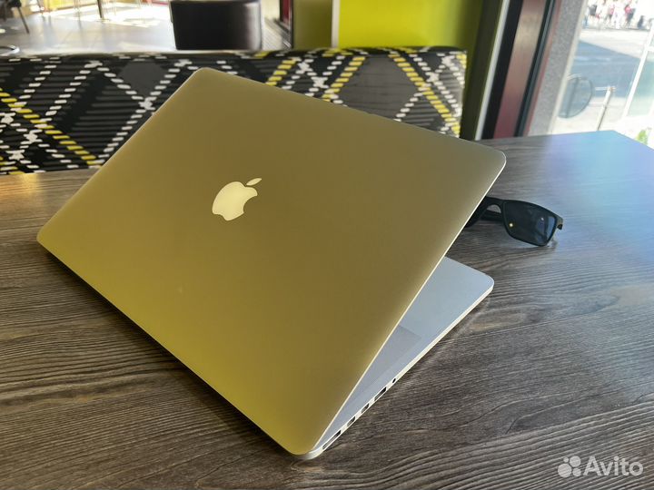 Apple MacBook Pro 15 retina