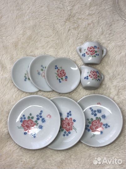 Детская кухня с посудой