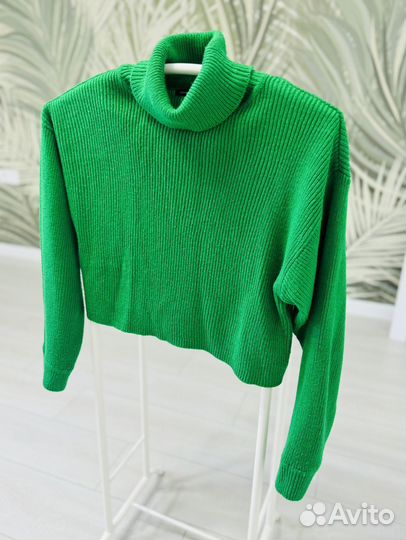 Свитер укороченный