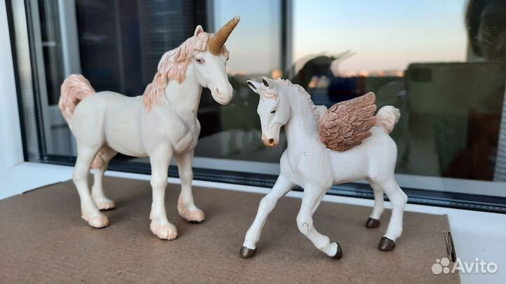 Фигурки Papo Пегас и Единорог Франция