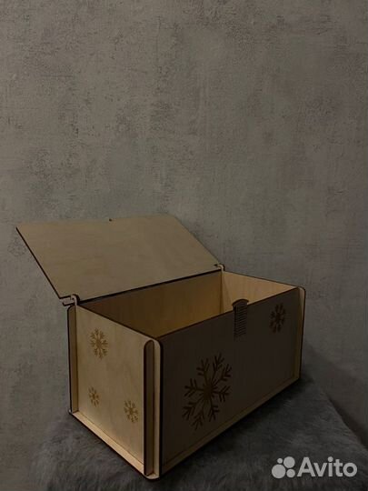 Новогодняя посылка (подарочная коробка из дерева)
