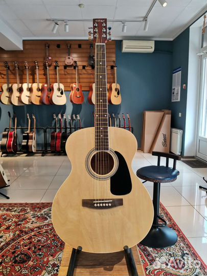 Гитара акустическая Новая