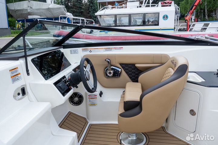 Катер Sea Ray Sun Sport 230