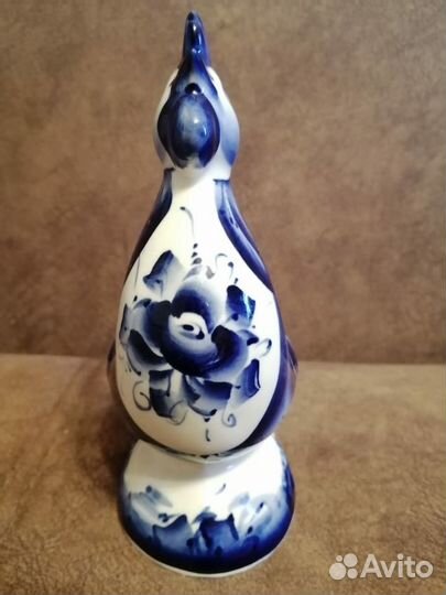 Статуэтка фарфоровая 