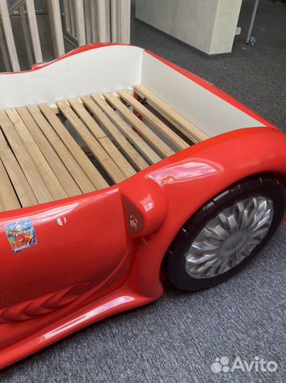 Кроватка машинка gerbor красная б/у с матрасом