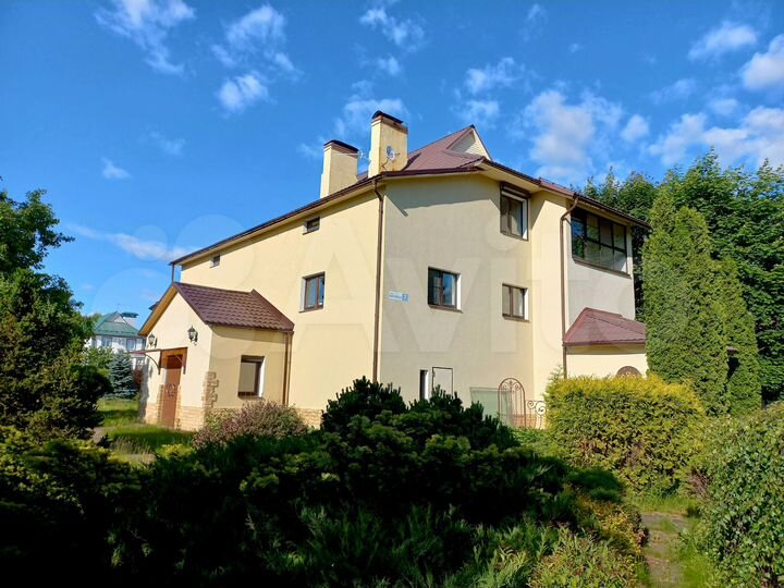 Коттедж 478,7 м² на участке 26 сот.