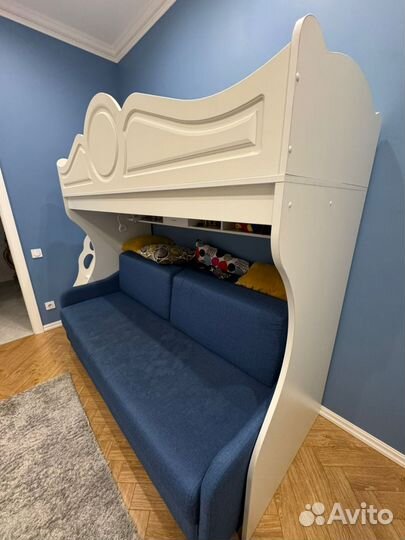 Детская двухярусная кровать с диваном
