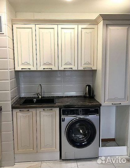 Кухня в потолок