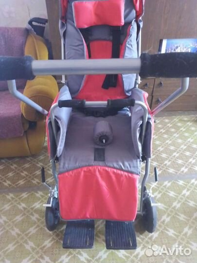 Прогулочная коляска новая
