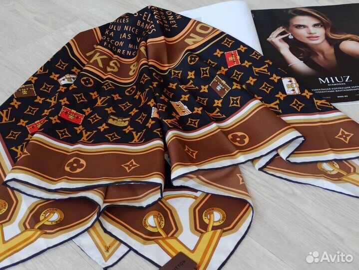 Платок шоколад Louis Vuitton Шелк 2 цвета