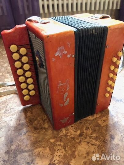 Гармонь игрушечная