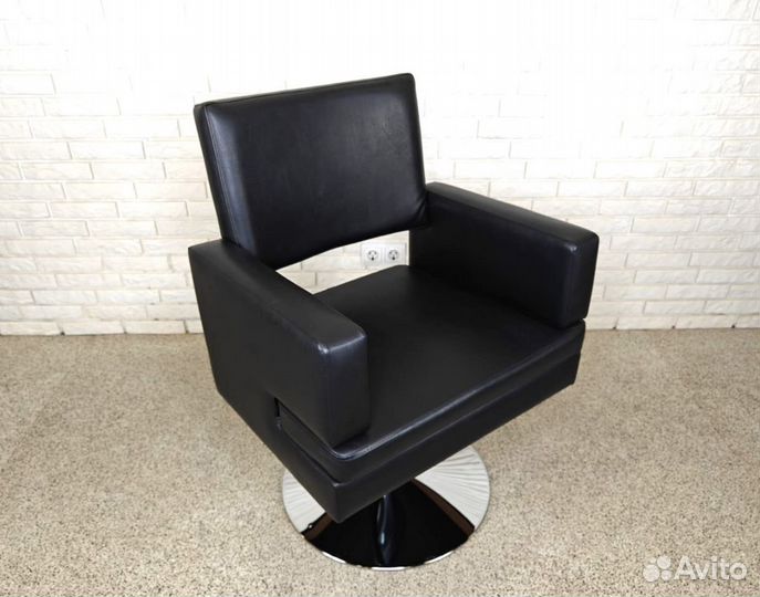 Парикмахерское кресло Ginza black
