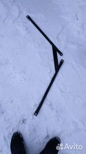 V образная распорка f30