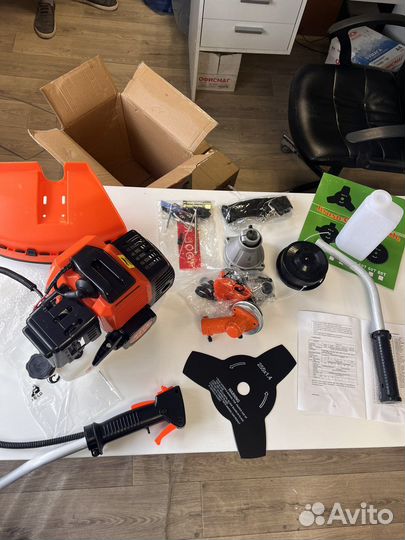 Триммер бензиновый новый