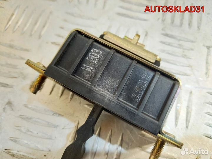 Ограничитель двери передней левой Mercedes W203