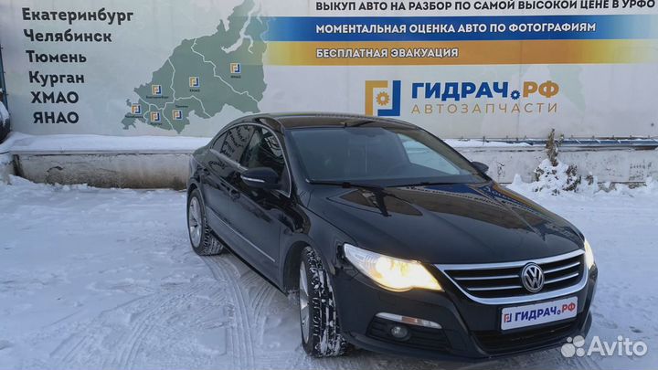 Блок управления парктроником Volkswagen Passat CC