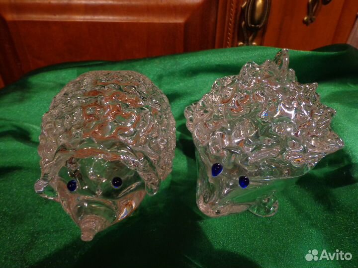 Семья ежиков из хрусталя