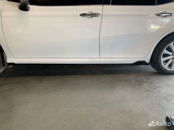 Боковые пороги для Toyota Camry V70 (2018+)