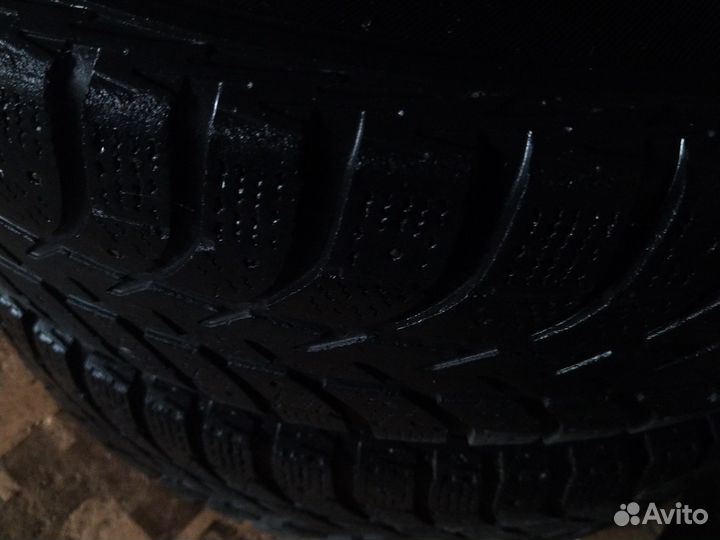 Bridgestone Ice Cruiser 5000 215/70 R16