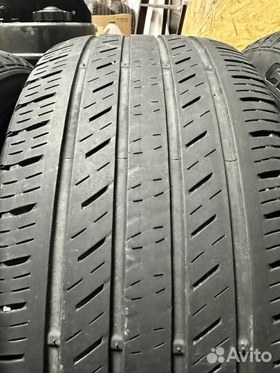 Kumho Crugen Premium KL33 245/45 R19