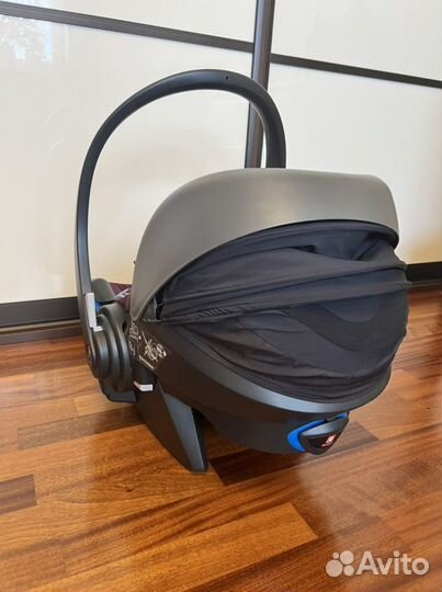 Автолюлька stokke izi go