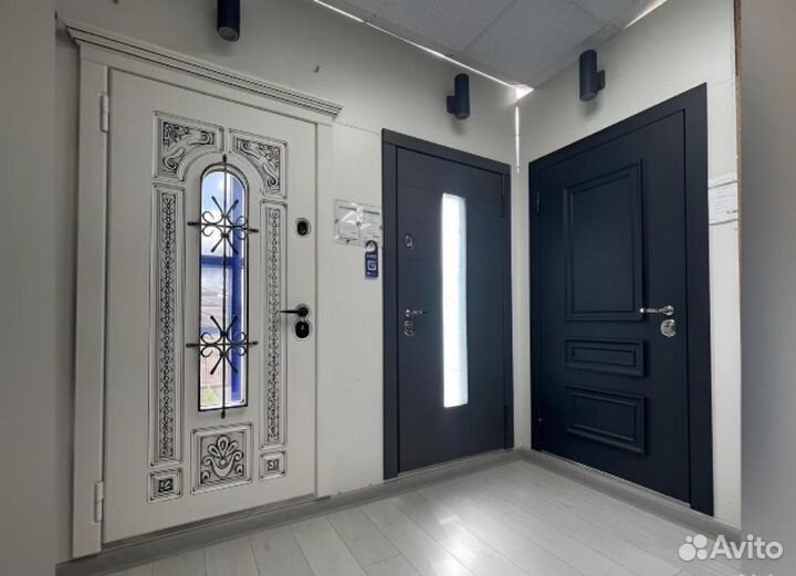 Дверь входная уличная с терморазрывом новая