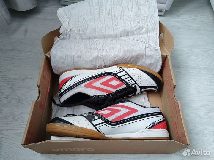 Футзалки umbro 44 EU размер