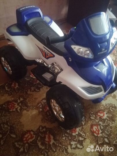 Детский квадроцикл на аккумуляторе