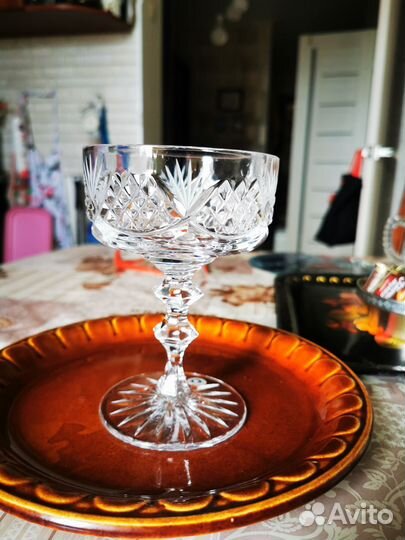 Вазочка на ножке