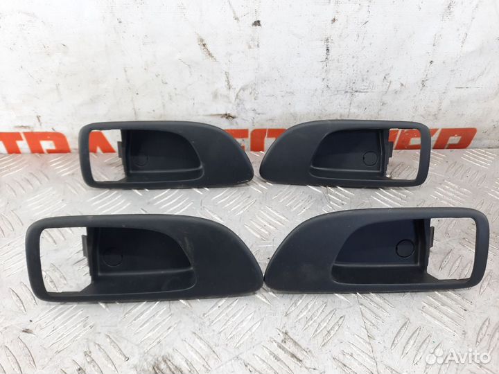 Накладка ручки открывания двери внутренняя Мазда А