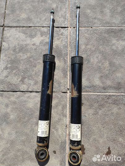 Задний амортизатор vw tiquan