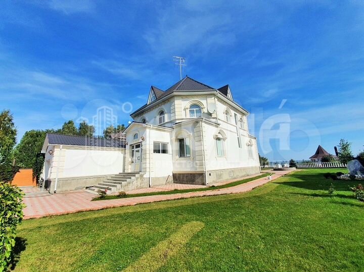 Коттедж 470,6 м² на участке 21 сот.