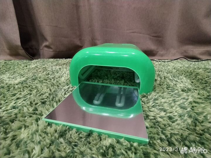 Ультрафиолетовая лампа для маникюра