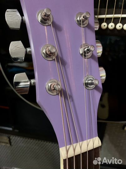 Гитара из Красного Дерева (индонезия)