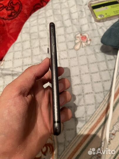 Телефон iPhone 8 64 gb