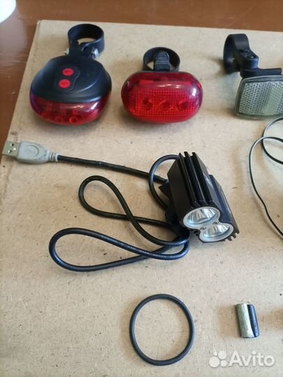 Фары, велокомпьютеры, грипсы для велосипедов