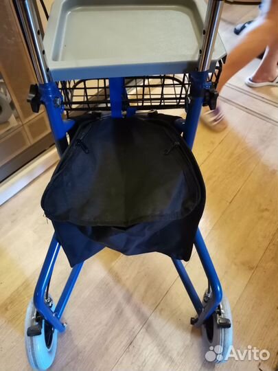 Ходунки для взрослых на колесах с сумкой